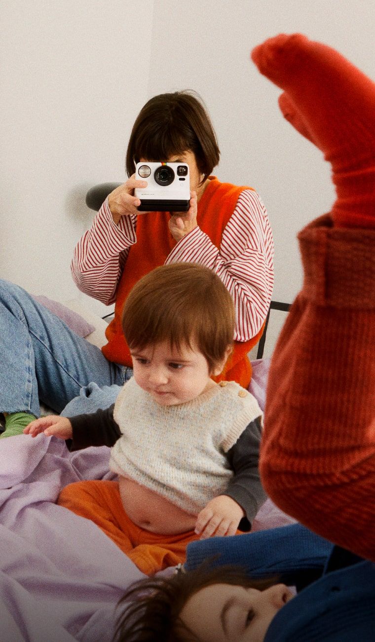 Polaroid Now Generation 2 Starter Set - Image 3